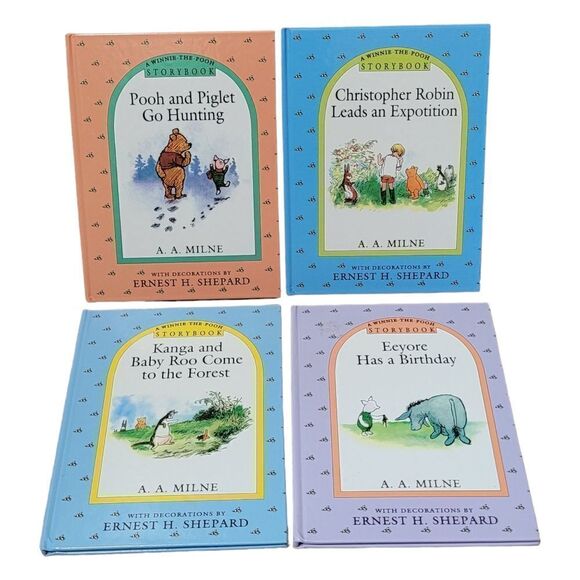 Set of 4 Winnie the Pooh books - Picture 1 of 3